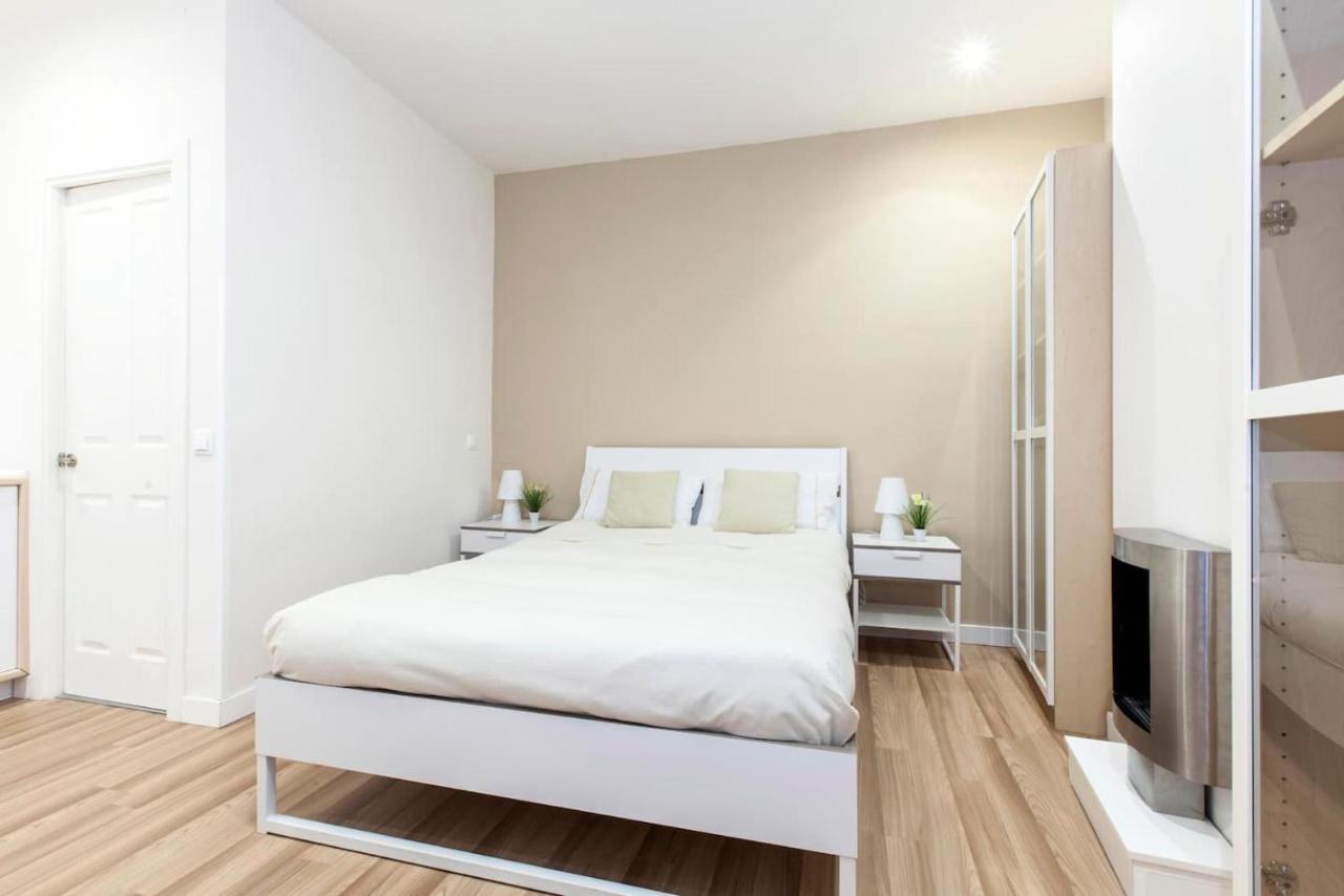 Charming Gran Via Luna Madrid Bagian luar foto