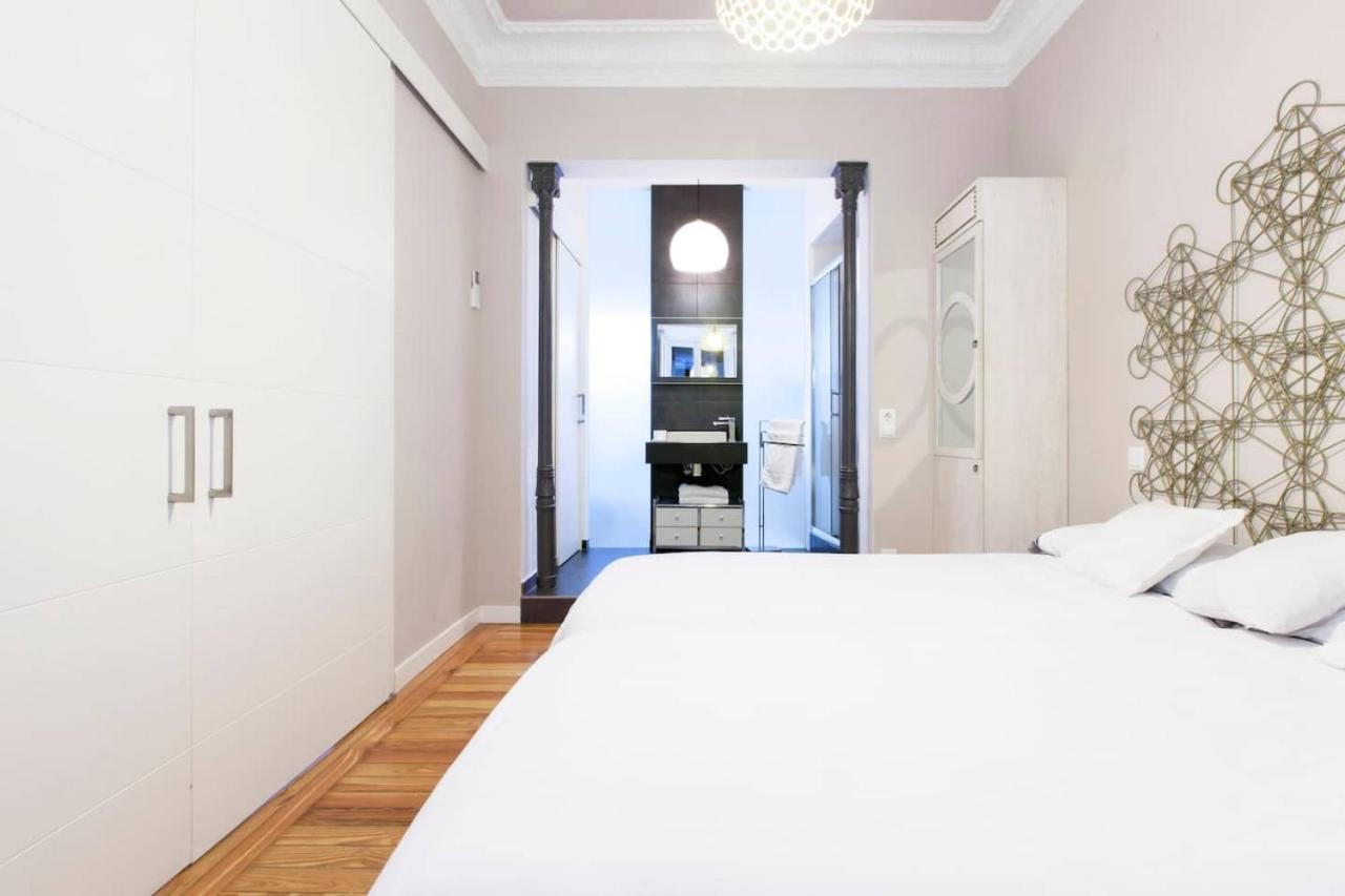 Charming Gran Via Luna Madrid Bagian luar foto